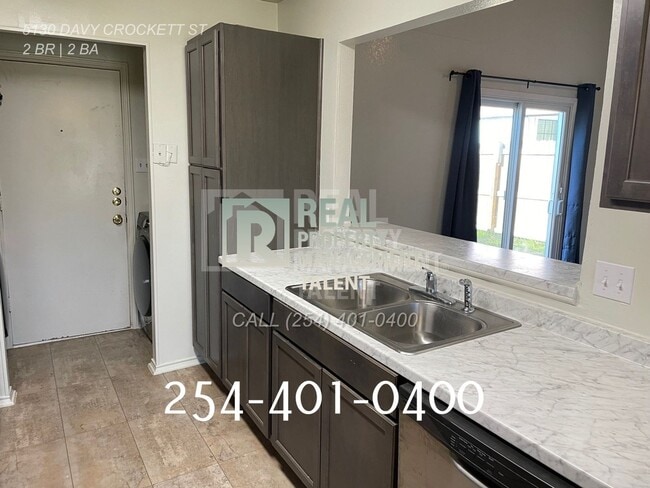 Building Photo - DEAL ALERT!!!! 2 Bedroom, 2 Bathroom Home ...