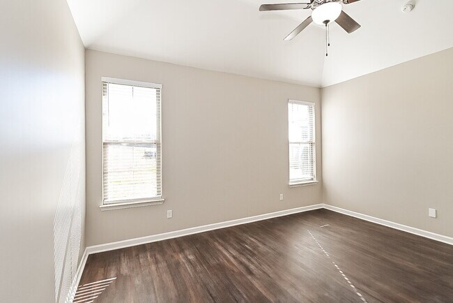 Building Photo - 75 Briar Hollow Ln