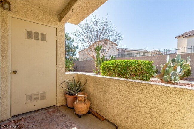 Building Photo - 5710 E Tropicana Ave