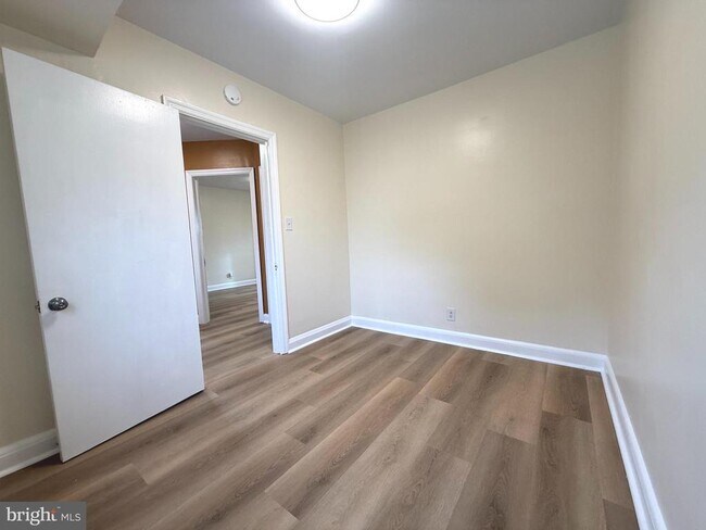 Building Photo - 804 Radnor Ave