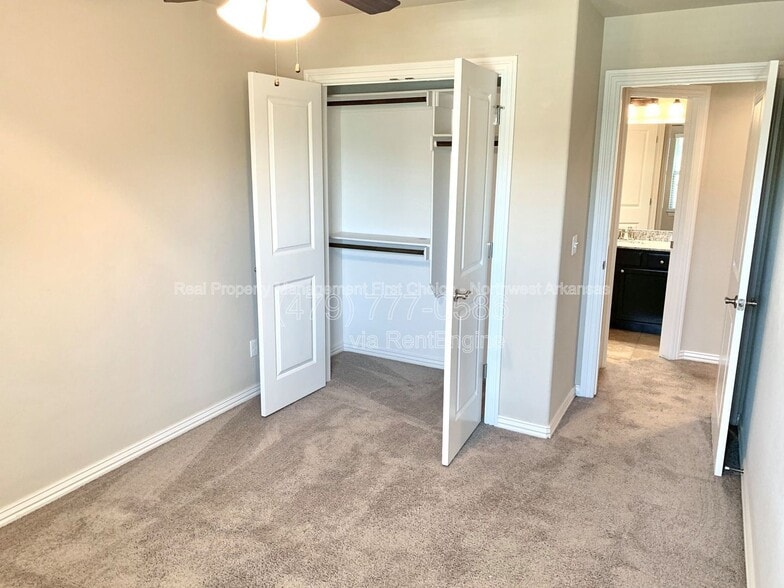 Building Photo - 2750 W Kilimanjaro Way