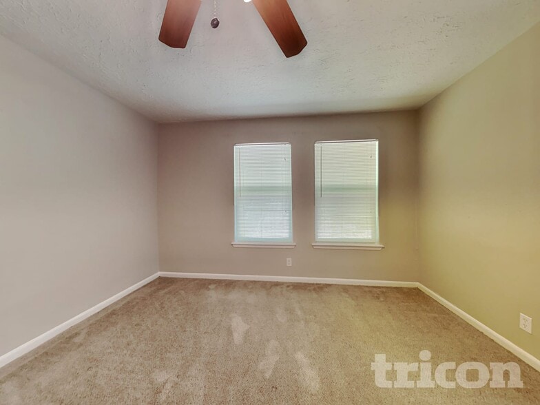 Building Photo - 13307 Venice Cir