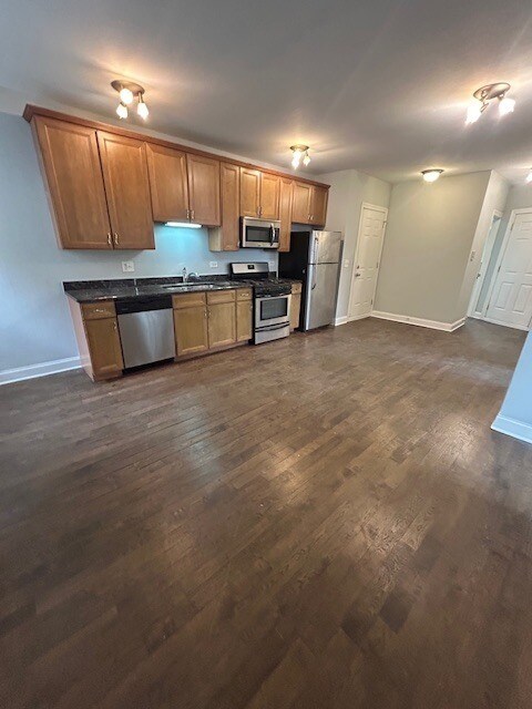 Building Photo - 4554 W George St