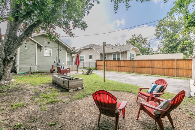 Building Photo - ADORABLE home in Ryan Place