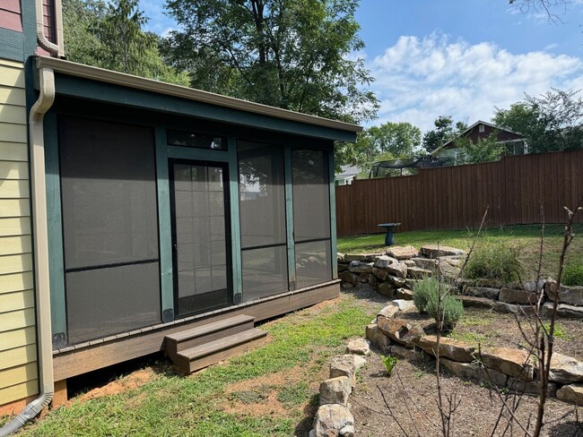 Building Photo - West AVL - Truly Special Custom Build!