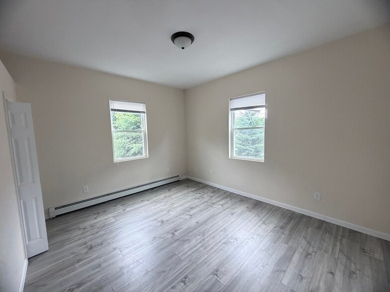 Building Photo - 16 Highland Ave