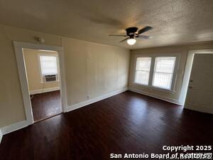 Building Photo - 905 W Lynwood Ave