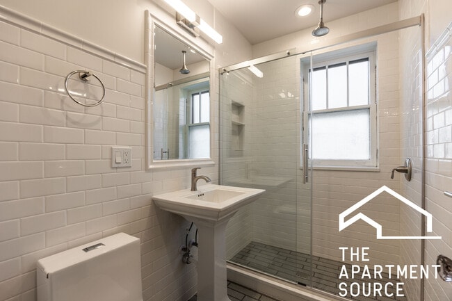 Building Photo - 6409 N Talman Ave