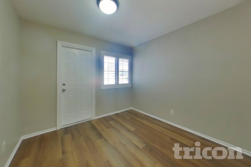 Building Photo - 43257 Echard Ave