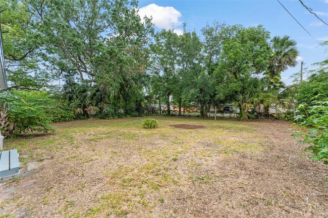 Building Photo - 2503 Highlawn Ave