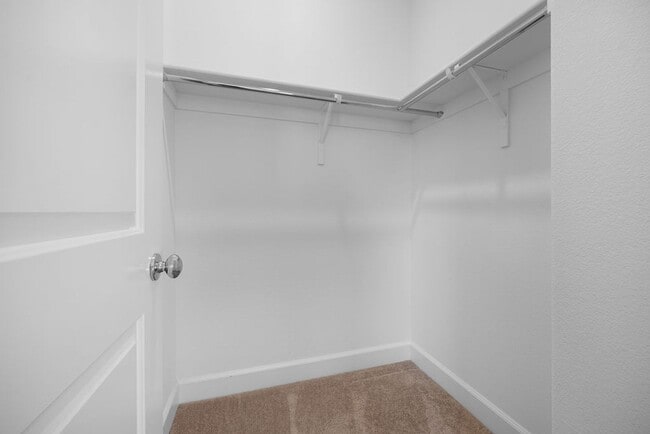 Building Photo - 5Bed/3Ba Home in Quiet Hayward Community w...