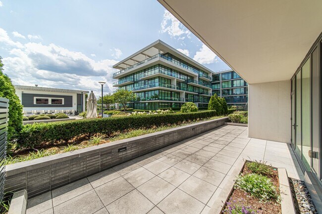 Building Photo - 1200 Ave at Port Imperial
