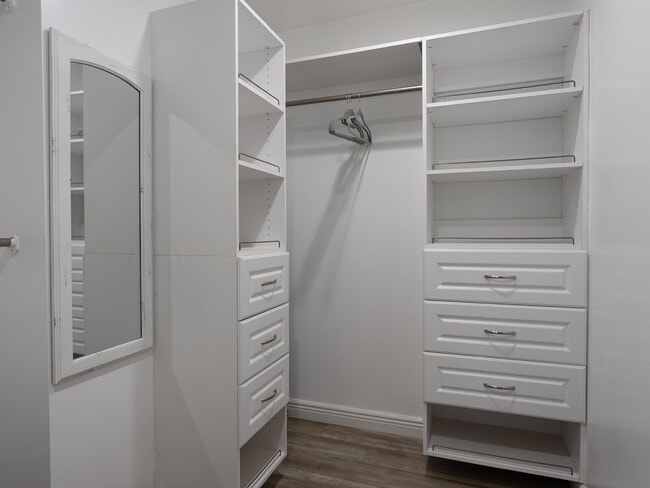 Building Photo - Living Across from Sarasota Bay 3BR/2.5BA Home Minutes to Downtown – Yardwork Included