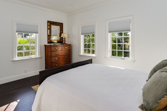 Building Photo - 277 Cordova Rd