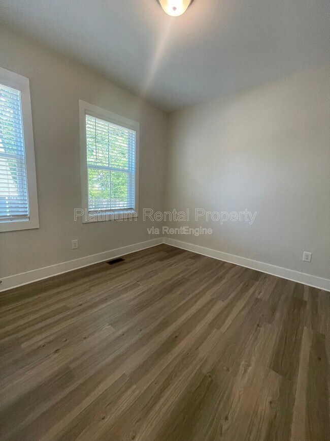 Building Photo - 146 Color Cir