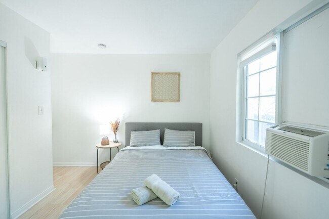 Building Photo - Cozy Zen Retreat Home with 4BD+3BA  Share ...