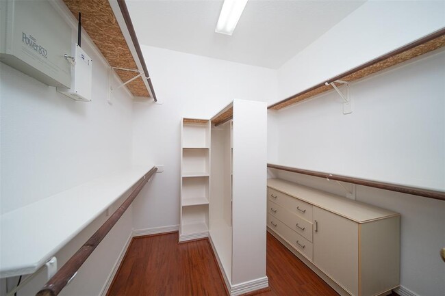 Building Photo - 5411 Dunston Ct