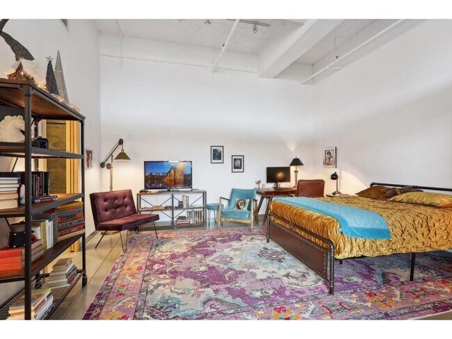 Building Photo - 700 N Washington Ave