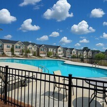 Building Photo - Spacious 3BR Townhome in Lawrenceville