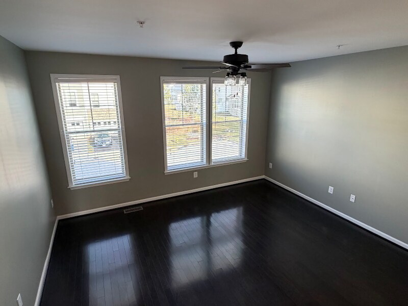 Building Photo - 629 Quarterpath Way