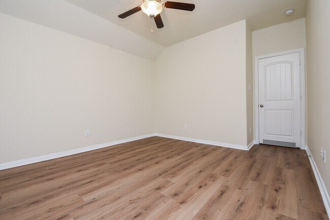 Building Photo - 18618 Weeping Spring Dr