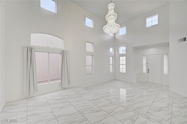 Building Photo - 9893 Canyon Peak Dr