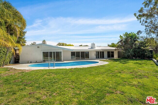 Building Photo - 1641 Tower Grove Dr