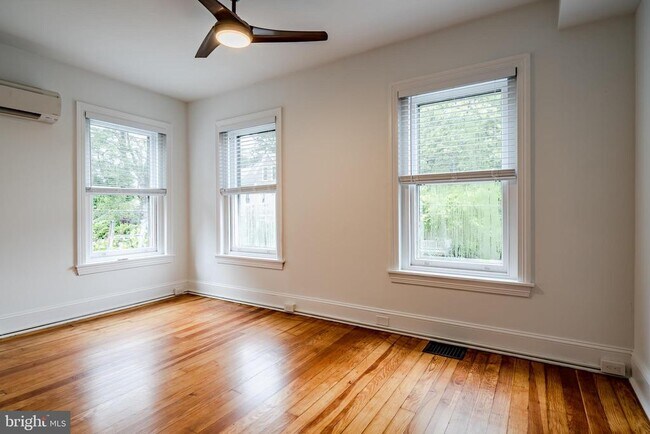 Building Photo - 310 W Biddle St