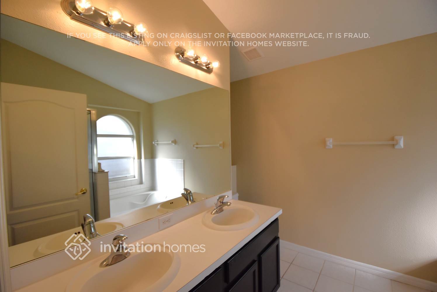 Building Photo - 6939 Crown Lake Dr