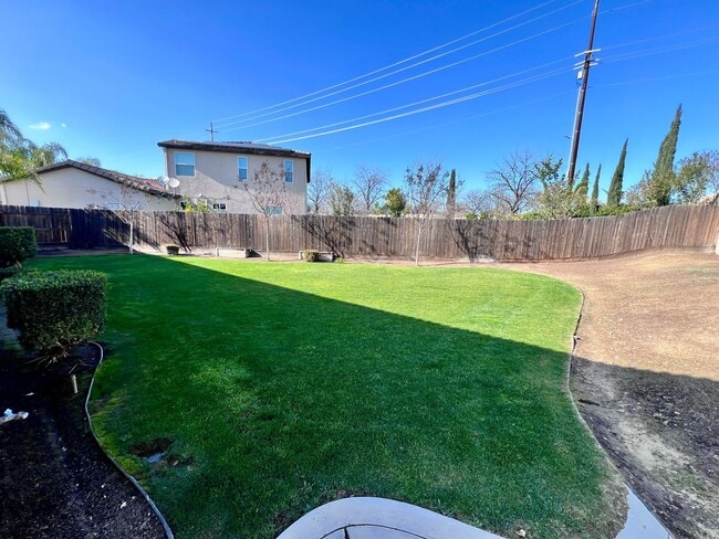 Building Photo - $2,695 Church & Clovis Ave., 4 Bedroom House - Edna Ave. Fresno / Energy Efficient