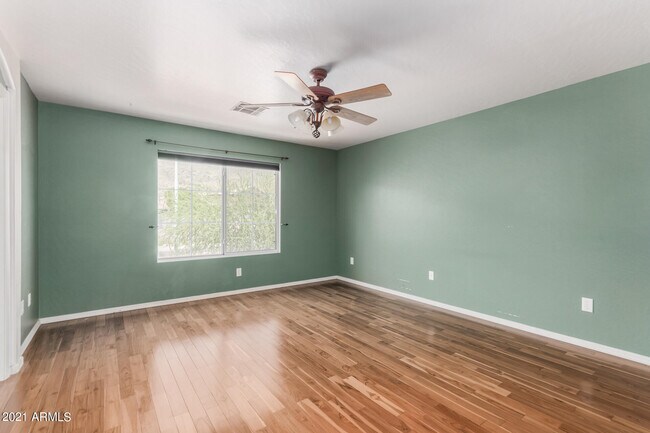 Building Photo - 204 W Mountain Sage Dr