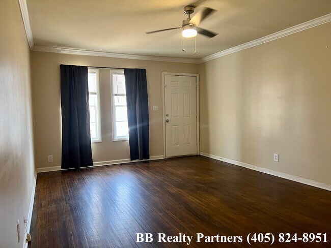 Building Photo - 312 S Florence Ave