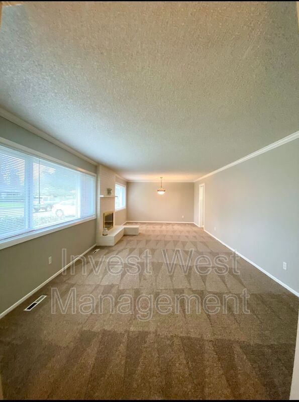 Building Photo - 6224 NW Dogwood Dr