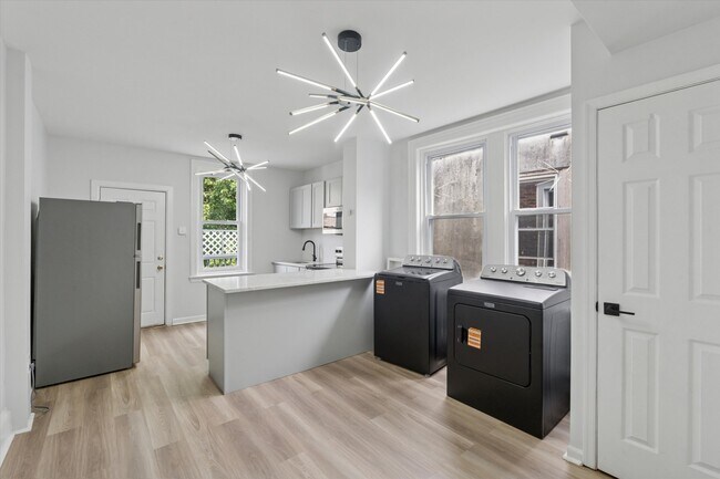 Building Photo - 1505 N 54th St