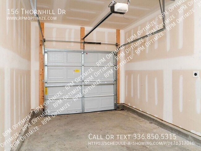 Building Photo - 156 Thornhill Dr