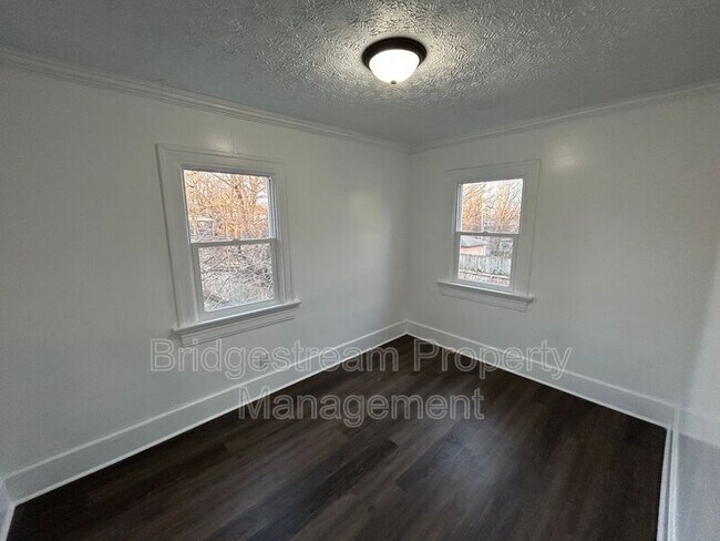 Building Photo - 167 W Hudson Ave