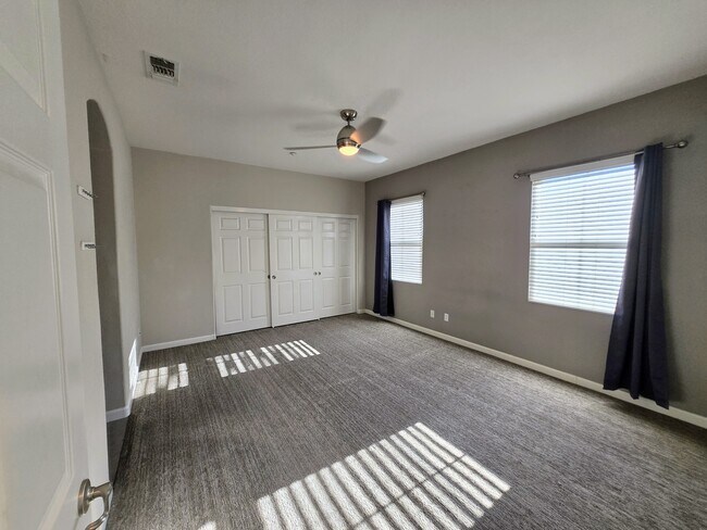 Building Photo - 2033 Silverado St