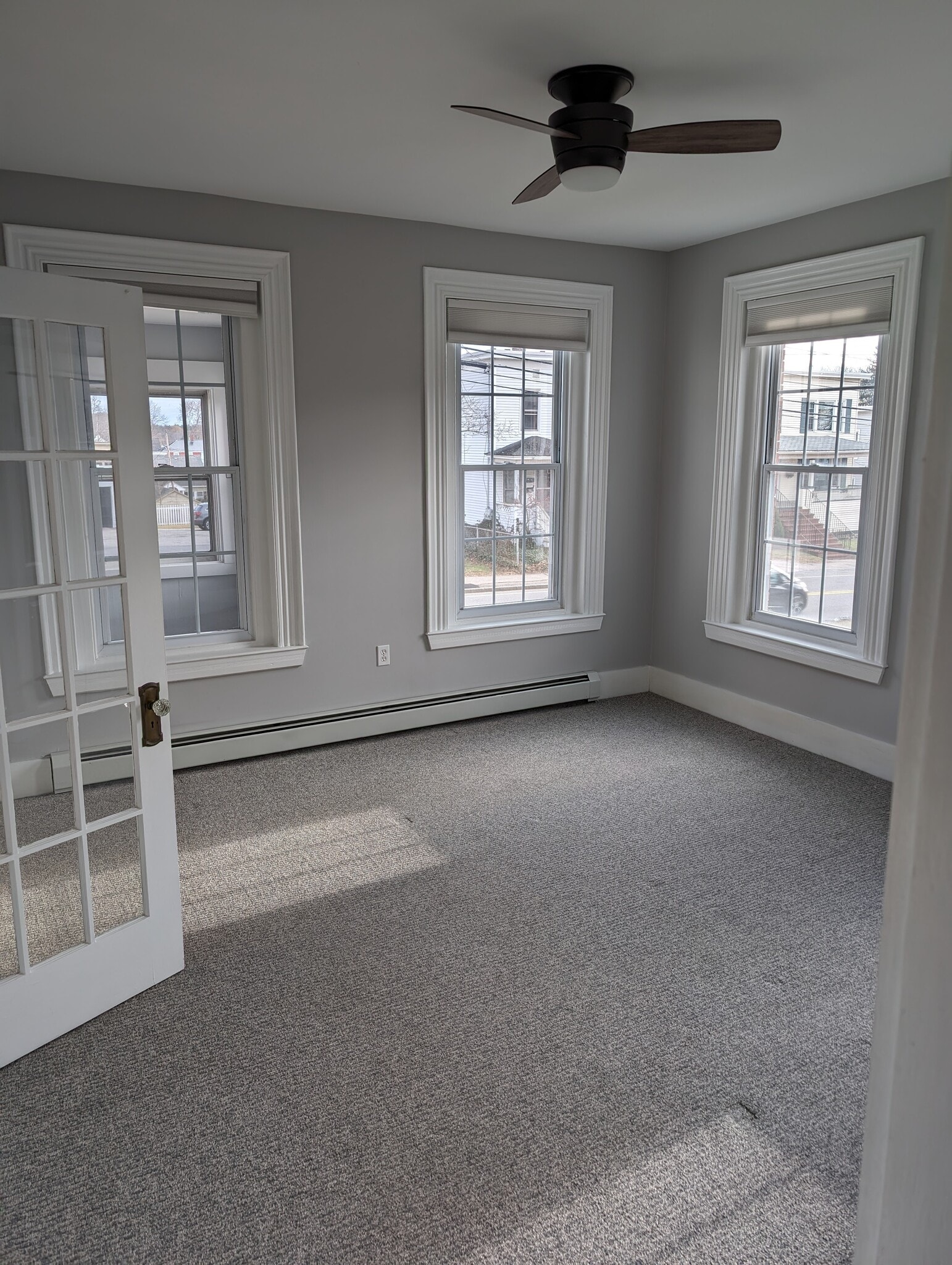 Building Photo - 264 Elm St