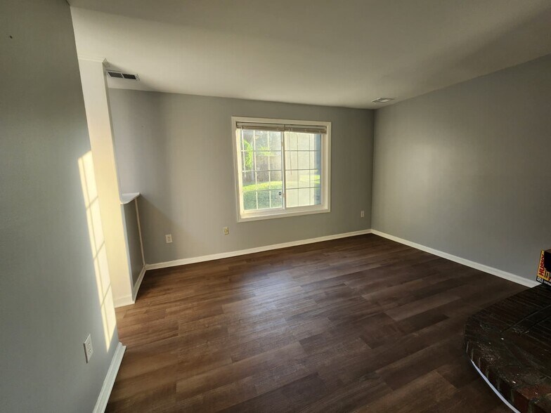 Building Photo - 4703 Rookewood Plz
