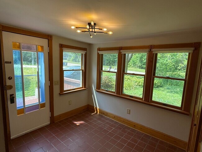 Building Photo - 3065 Nordman Rd