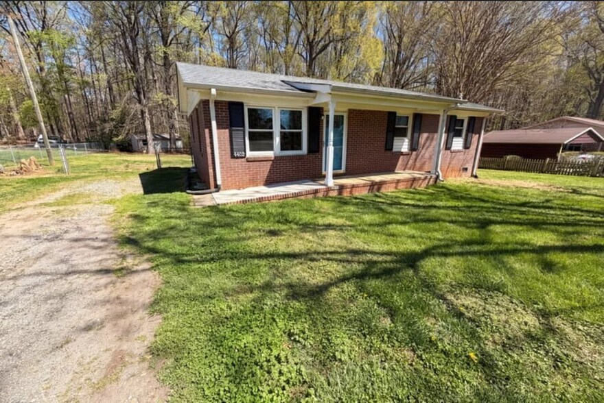 Building Photo - 4402 Ginger Dr