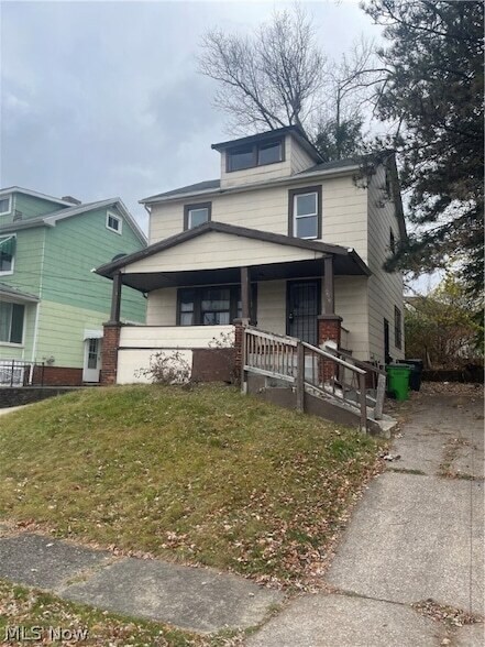 Building Photo - 4754 Blythin Rd