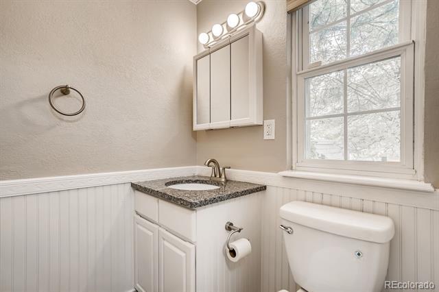 Building Photo - 2250 Sunridge Cir