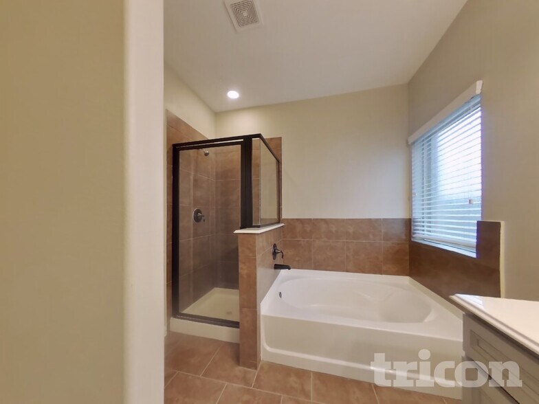 Building Photo - 11627 Glendale Ridge Ct