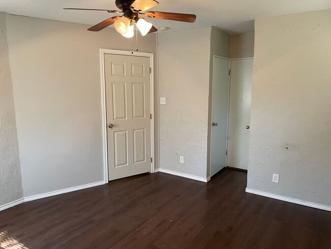 Building Photo - Pre-Leasing for July!