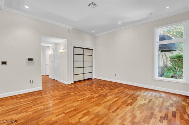 Building Photo - 9005 Opus Dr