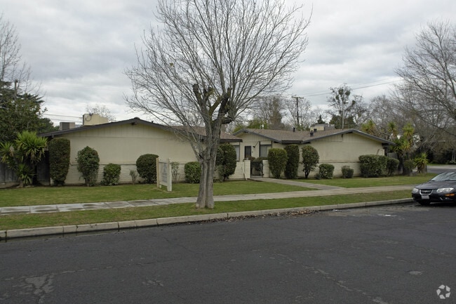Building Photo - Garden Court Apartments