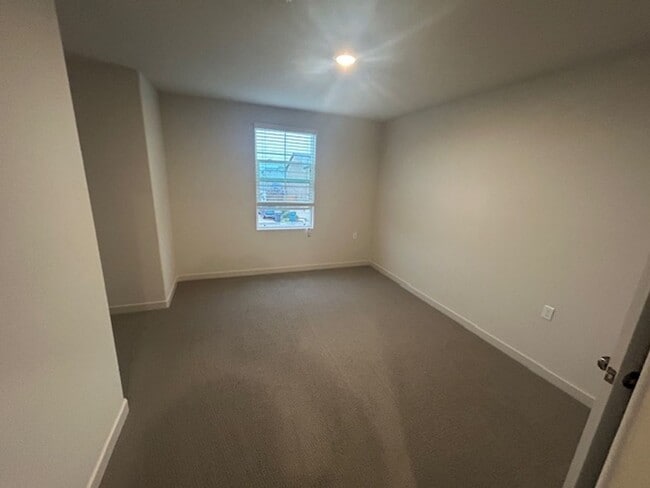 Building Photo - Newer 5 Bedroom 3 Bathroom in Tulare Coming Soon!!