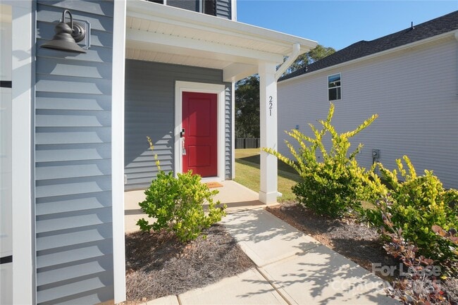 Building Photo - 221 Arden Dr