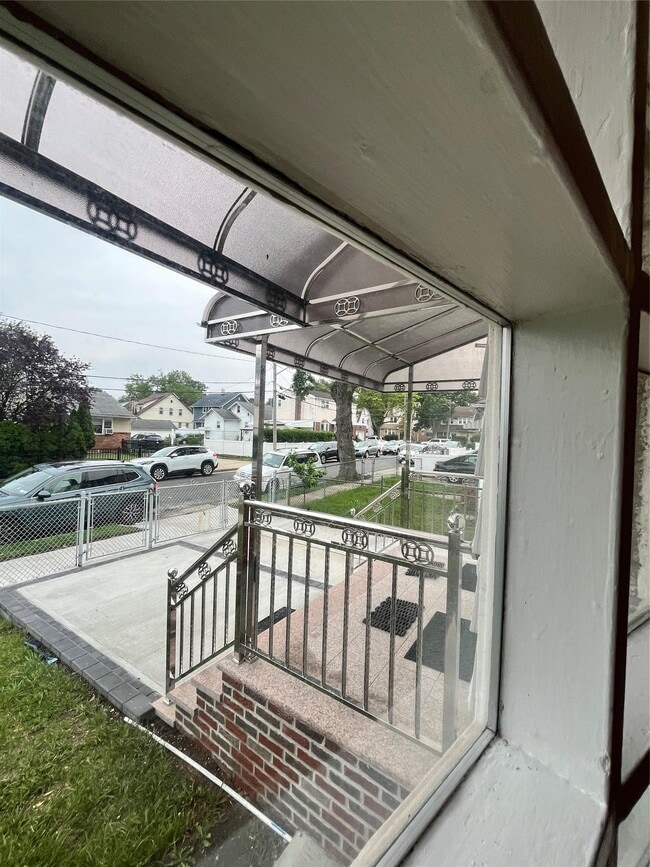 Primary Photo - 15 Meriam St